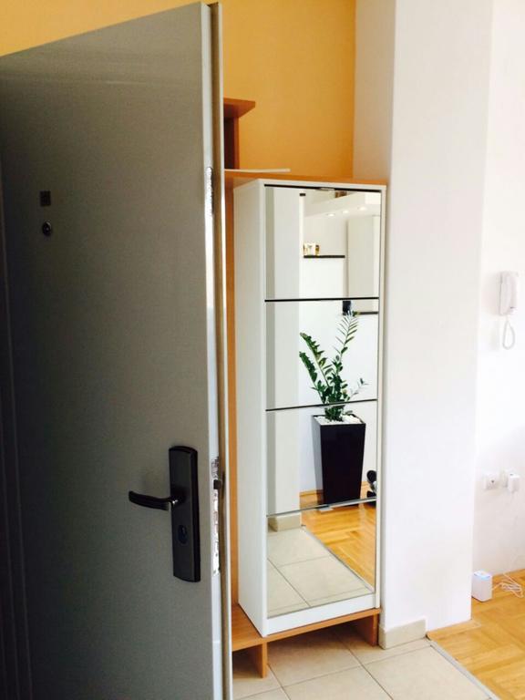 Apartment Daydream
